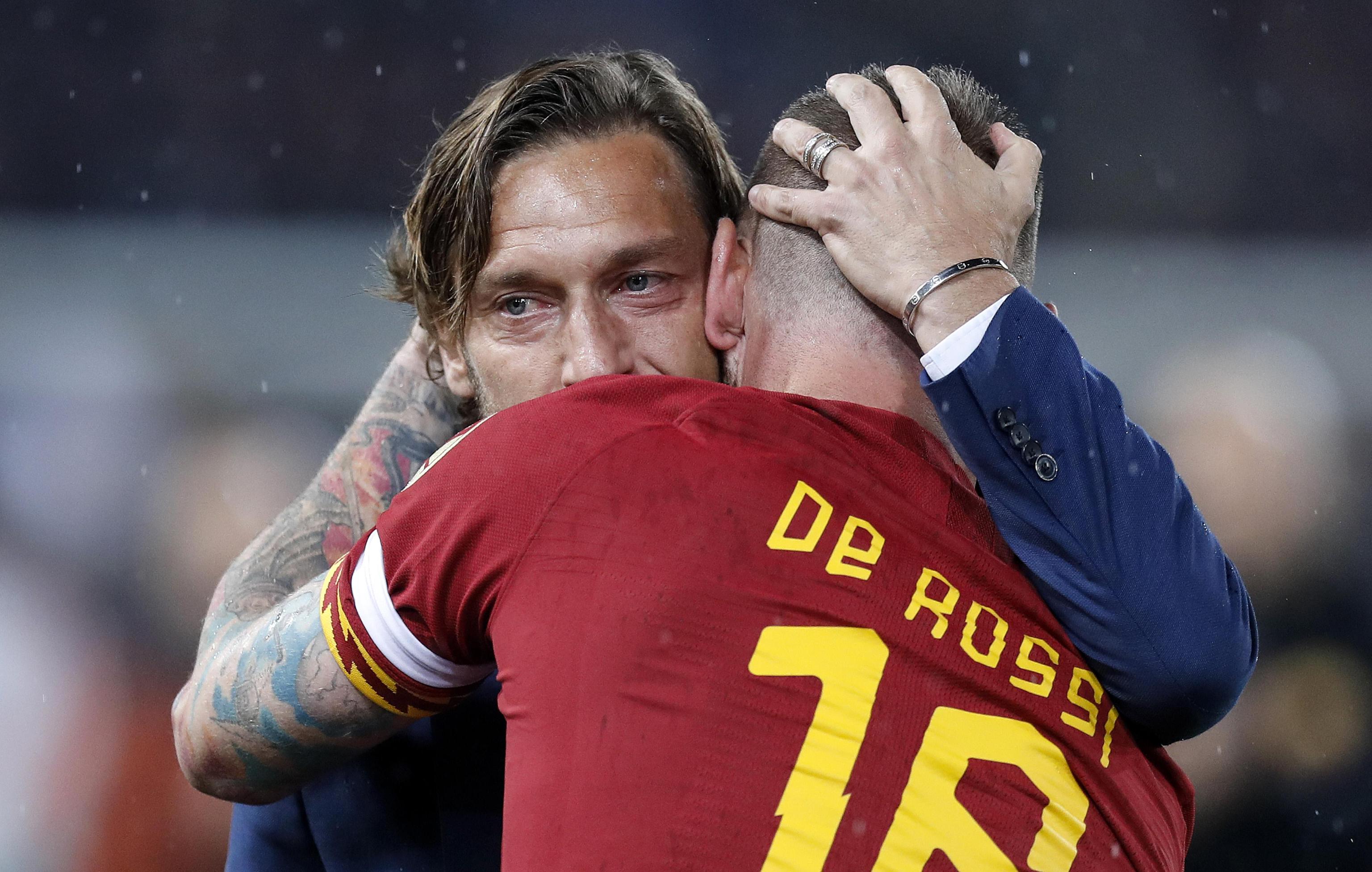 L’addio di De Rossi alla Roma: le immagini più belle L’addio di De Rossi alla Roma: le immagini più belle