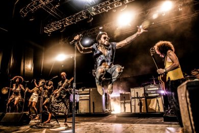 Lenny Kravitz: la rockstar globale che ama il funk compie 55 anni