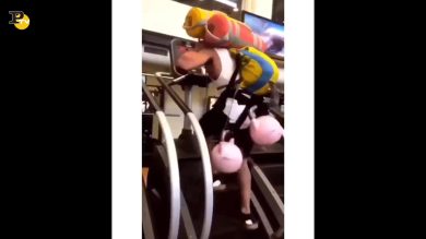 Ragazzo fa trekking in palestra pensando di essere in montagna