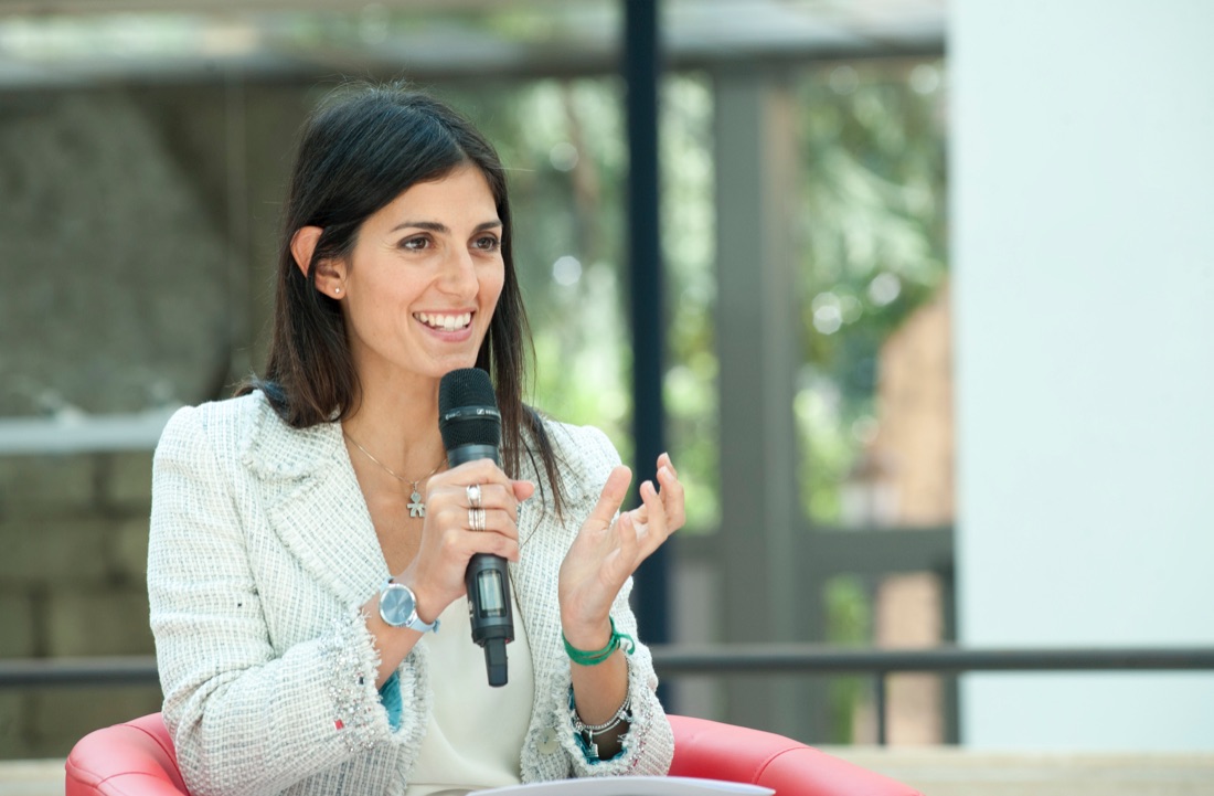 12,8 mld, il debito di Roma troppo grande per la Raggi 12,8 mld, il debito di Roma troppo grande per la Raggi