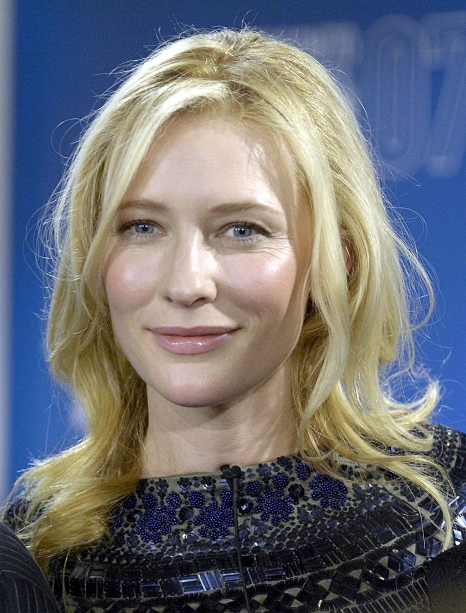 Cate Blanchett, 50 anni di talento e bellezza raffinata – Foto