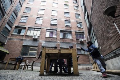 Tutte le leggi infrante nella casa occupata ma illuminata dal Cardinale