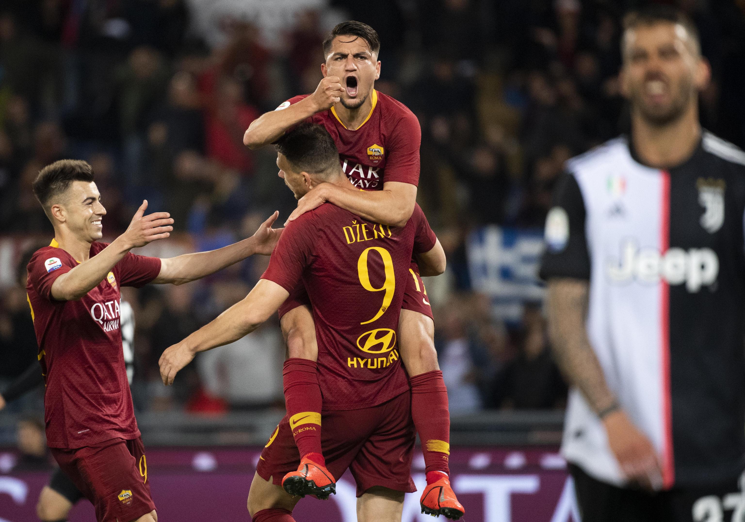 Juventus, ecco la nuova maglia senza strisce bianconere Juventus, ecco la nuova maglia senza strisce bianconere