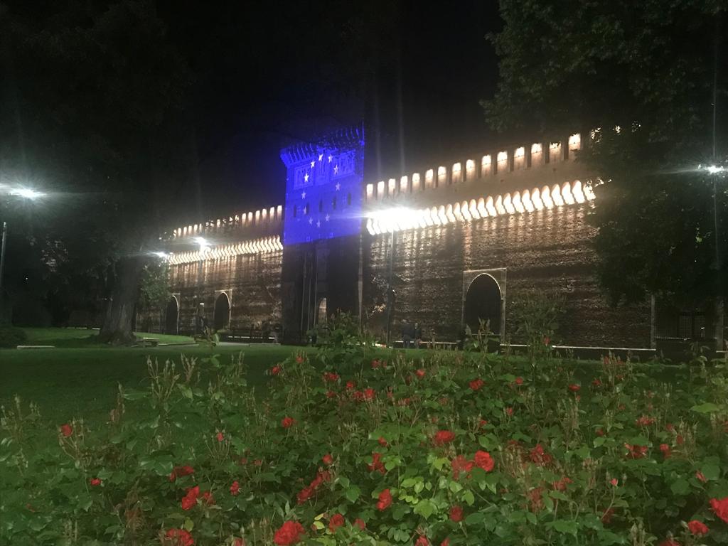 Milano, monumenti illuminati per la festa dell’Europa