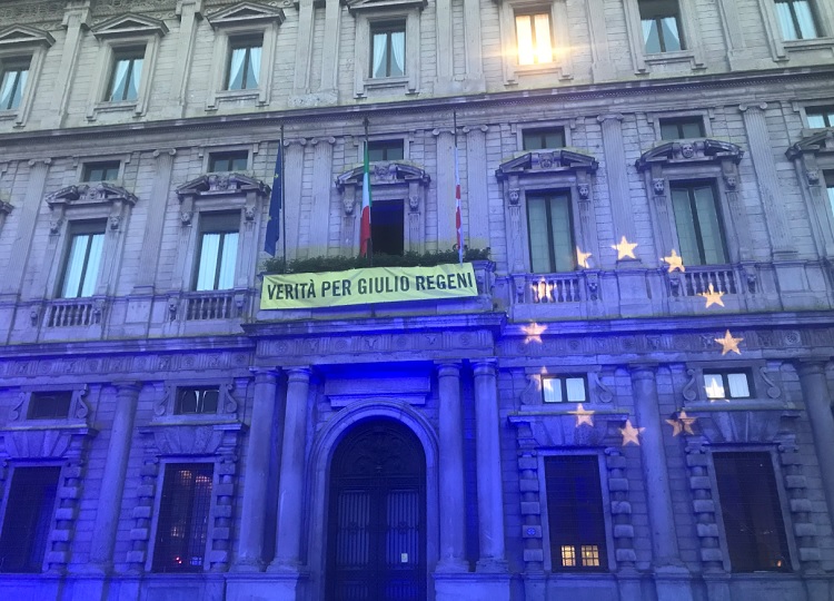 Milano, monumenti illuminati per la festa dell’Europa