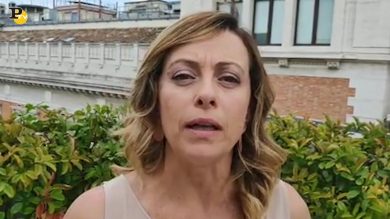 Giorgia meloni sulla Sea Watch: “La nave deve essere affondata”