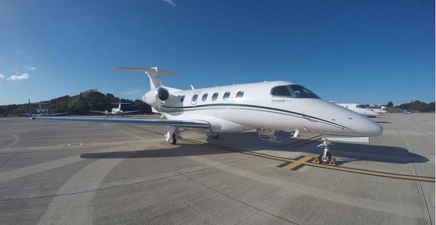 Voli privati. Movimento di lusso a basso costo Voli privati. Movimento di lusso a basso costo