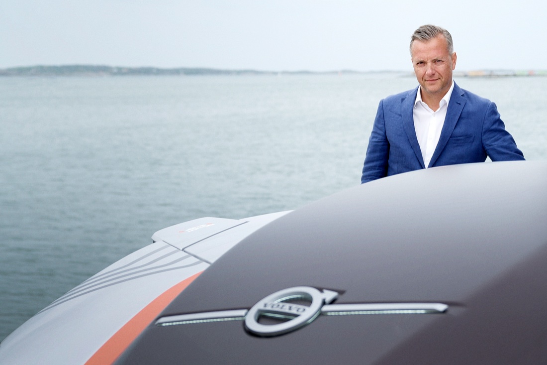 Volvo Trucks sperimenta “Vera”, il primo TIR elettrico a guida autonoma. Foto e video