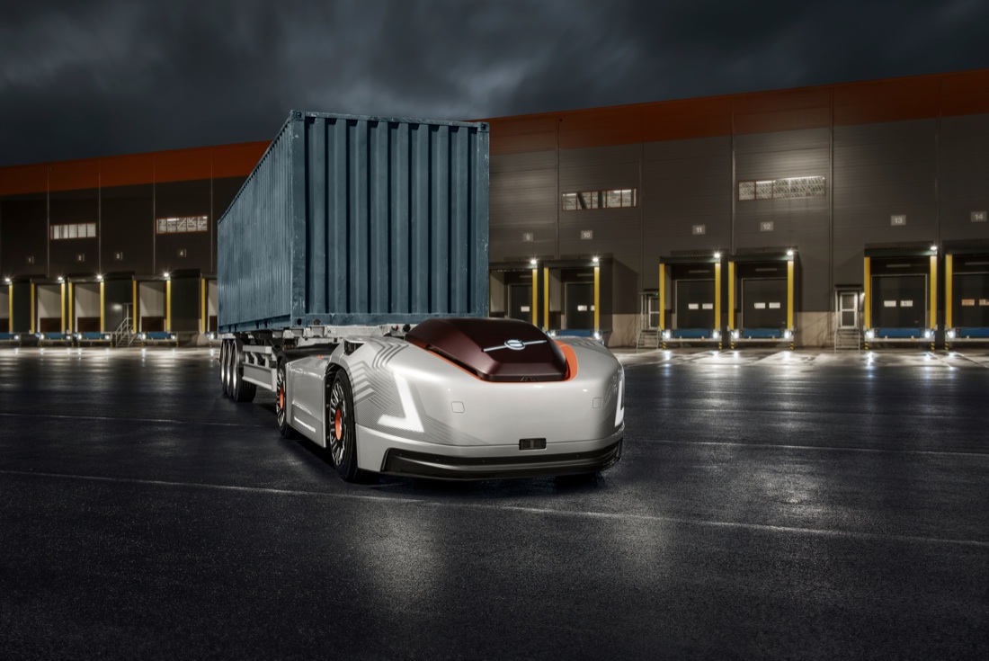 Volvo Trucks sperimenta “Vera”, il primo TIR elettrico a guida autonoma. Foto e video