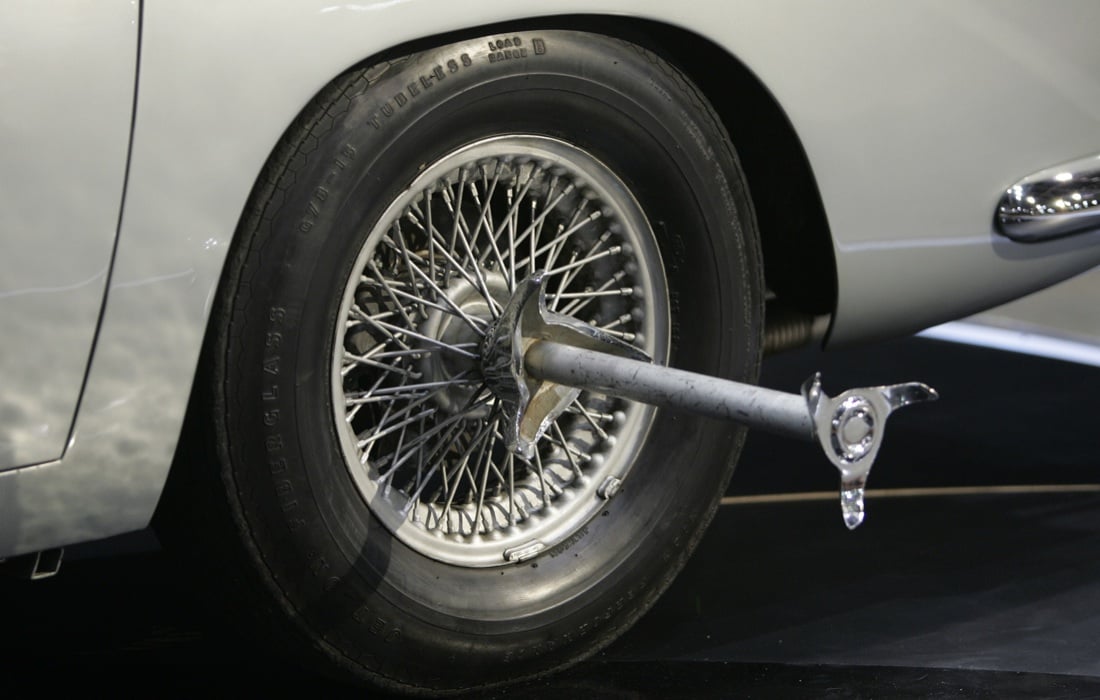 All’asta la Aston Martin DB5 di James Bond – Foto e video