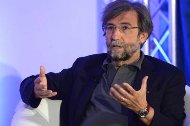 Gli intellettuali “meglio tardi che mai” su migranti e scuola