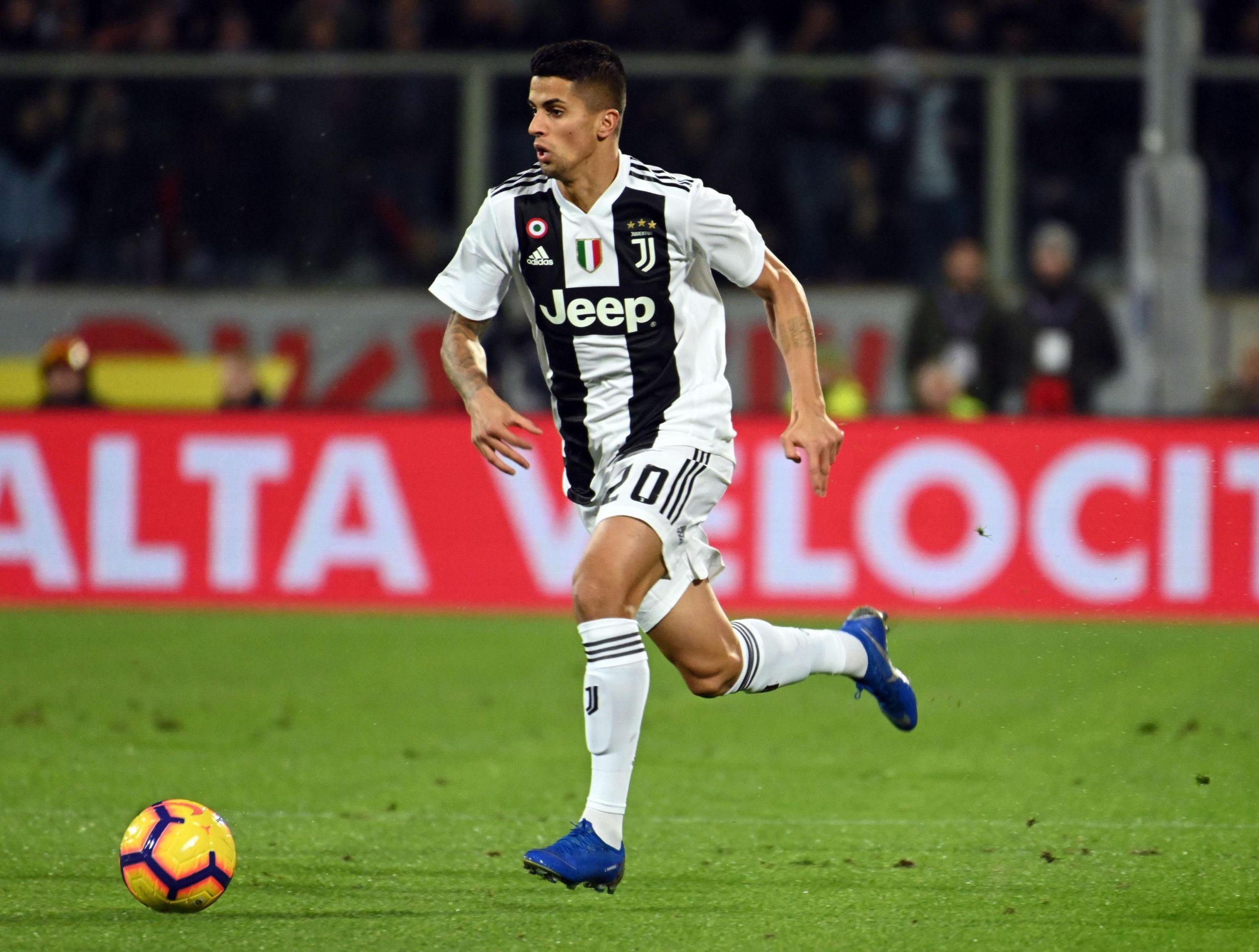 Calciomercato – Cancelo al Manchester City, alla Juventus 50 milioni