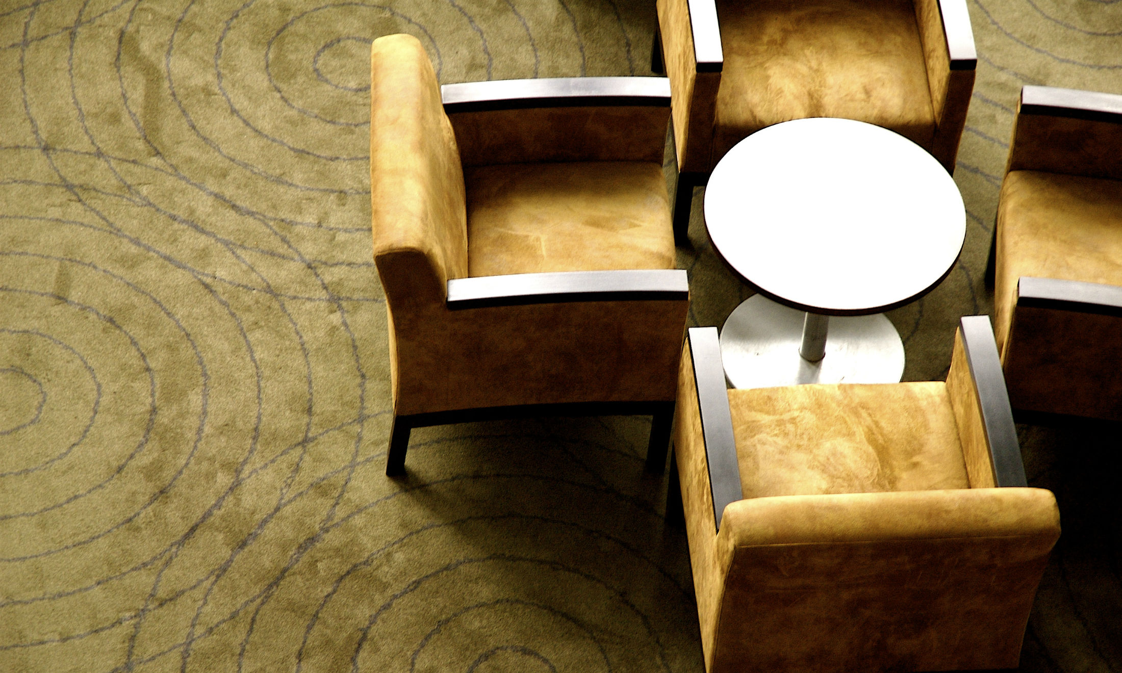 Finte recensioni, i retroscena di un inganno. Quanto costano e come riconoscerle Finte recensioni, i retroscena di un inganno. Quanto costano e come riconoscerle