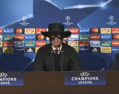 Quando Paulo Fonseca si travestì da Zorro in conferenza stampa I VIDEO