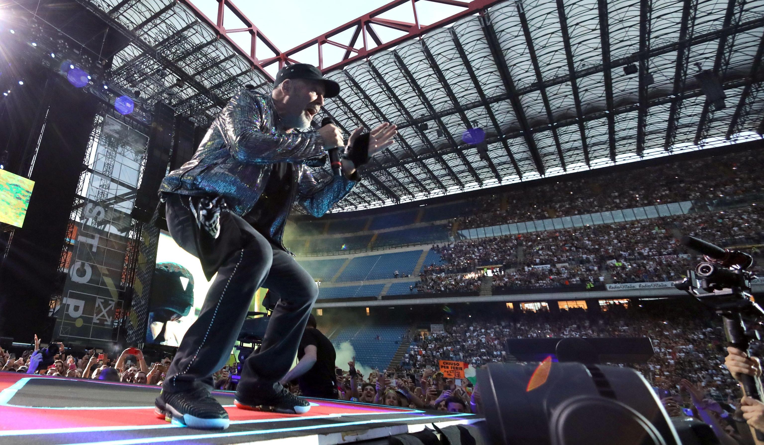 Vasco Rossi trionfa a San Siro – La scaletta del concerto Vasco Rossi trionfa a San Siro – La scaletta del concerto