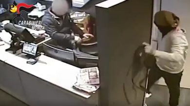 Monza, arrestati sette banditi autori di rapine in sale slot e farmacie