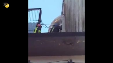 Fiamme negli studi tv di La7, Enrico Mentana interrompe il tg