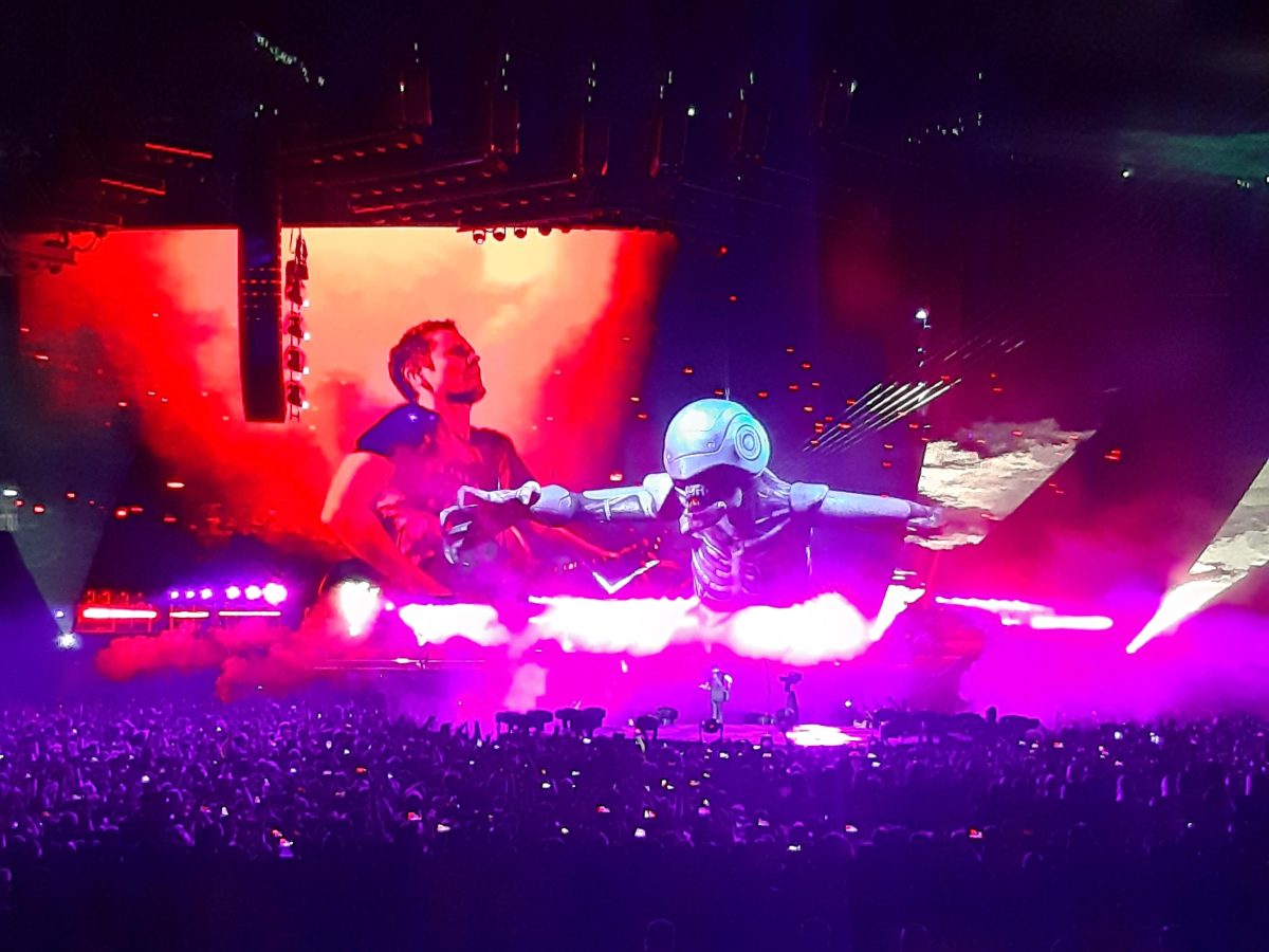 Galleria foto 'Lo show retrofuturistico dei Muse esalta Roma – Recensione' - foto 2