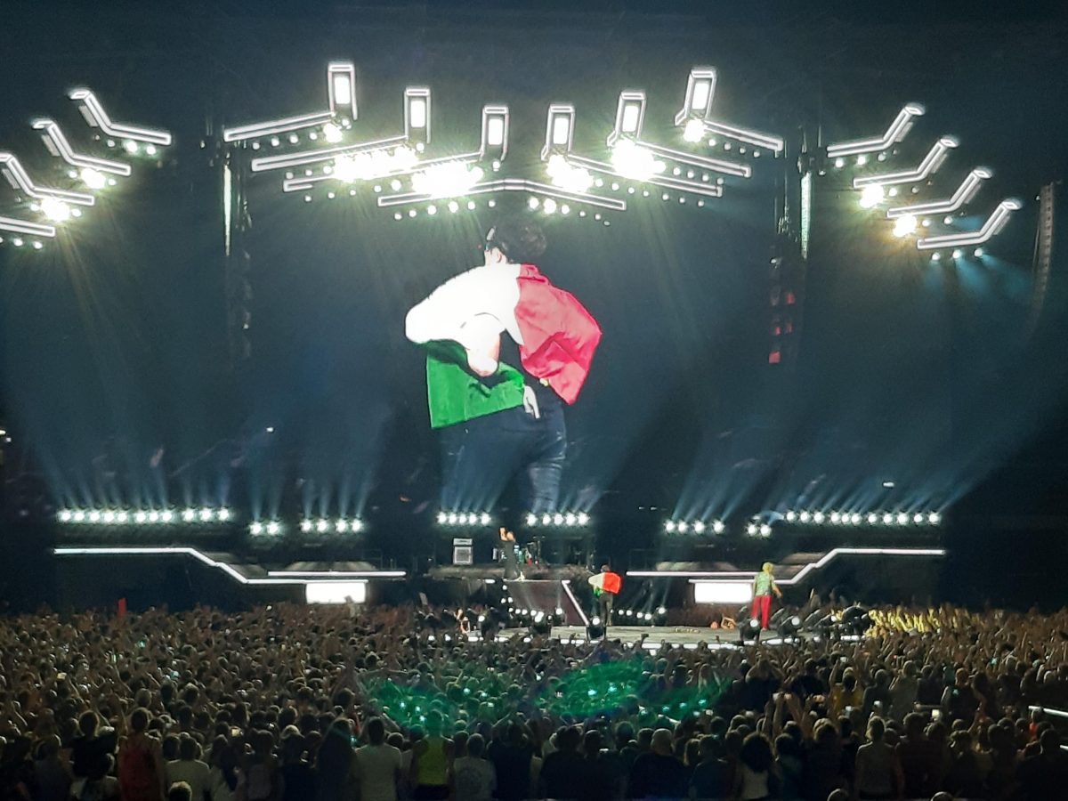 Galleria foto 'Lo show retrofuturistico dei Muse esalta Roma – Recensione' - foto 3