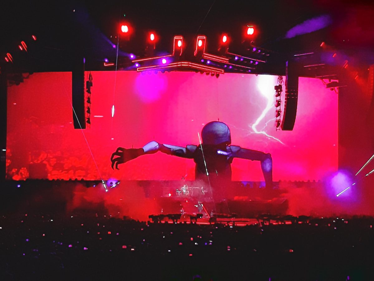 Galleria foto 'Lo show retrofuturistico dei Muse esalta Roma – Recensione' - foto 4