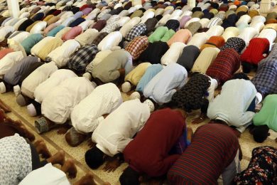 Moschee abusive e fondi opachi