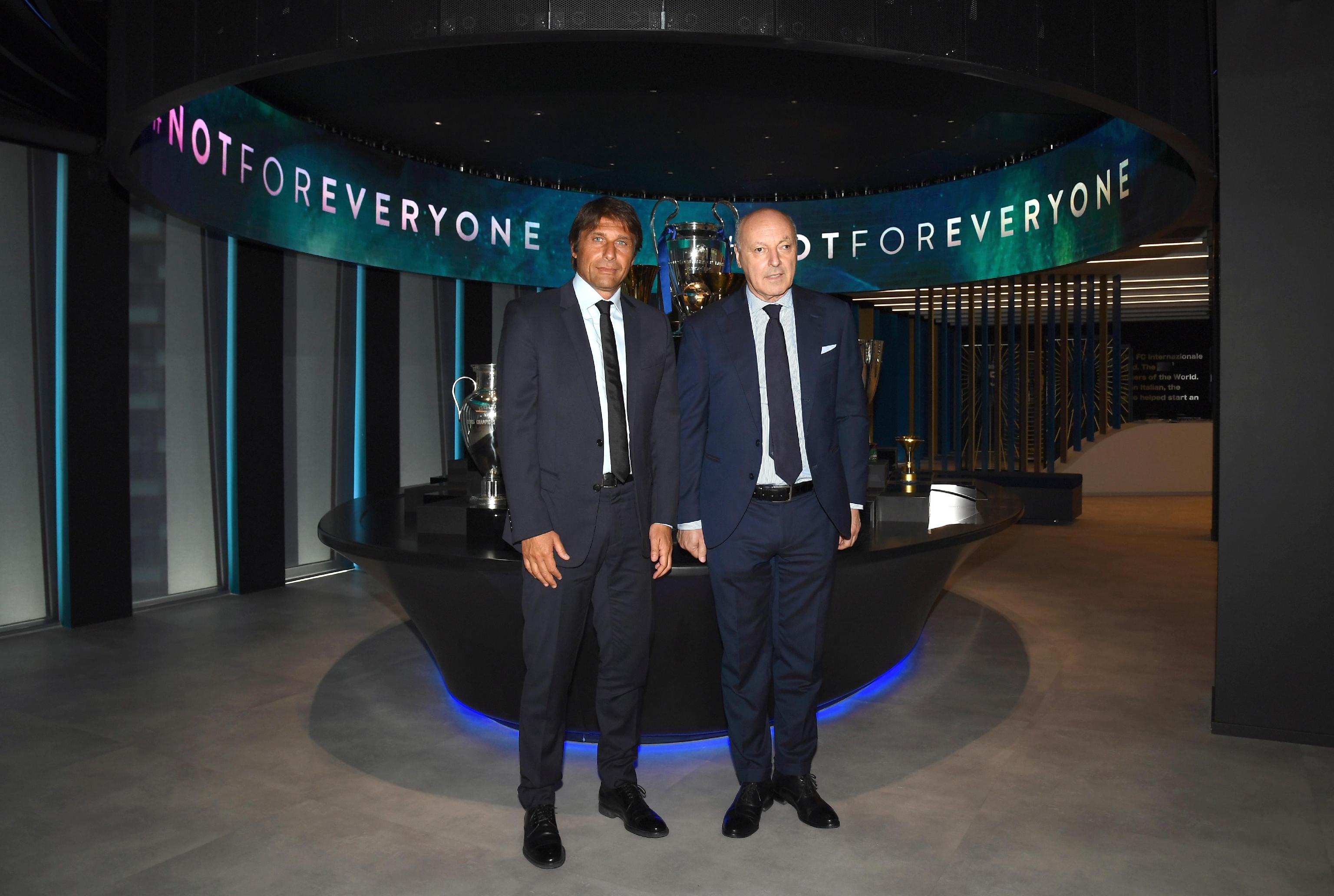 La prima di Conte: toni dimessi, sfida alla Juve e la protezione di Marotta