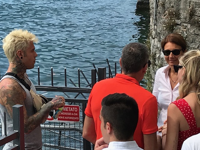 Chiara Ferragni e Fedez sul Lago di Como | foto Chiara Ferragni e Fedez sul Lago di Como | foto