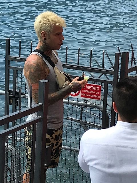 Chiara Ferragni e Fedez sul Lago di Como | foto Chiara Ferragni e Fedez sul Lago di Como | foto