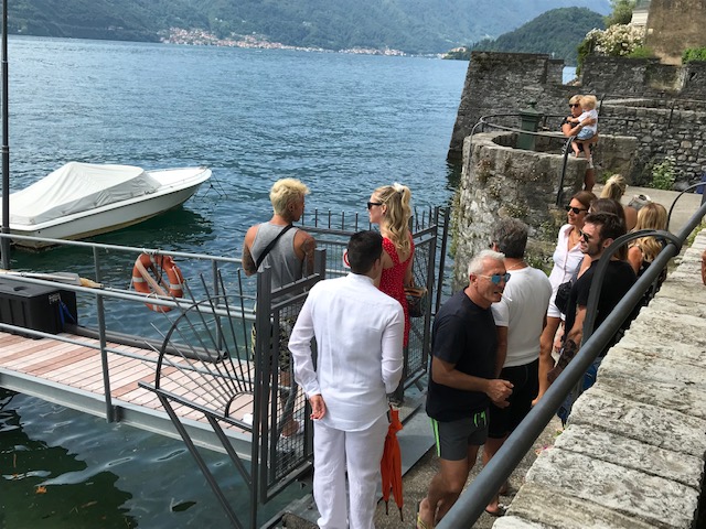 Chiara Ferragni e Fedez sul Lago di Como | foto Chiara Ferragni e Fedez sul Lago di Como | foto