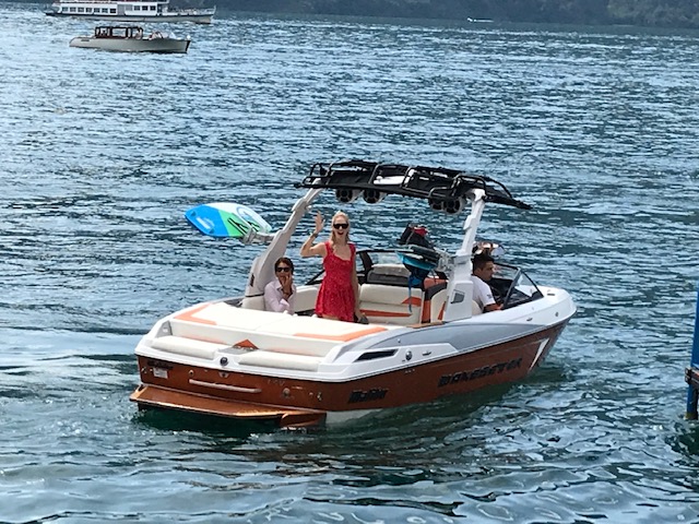 Chiara Ferragni e Fedez sul Lago di Como | foto Chiara Ferragni e Fedez sul Lago di Como | foto