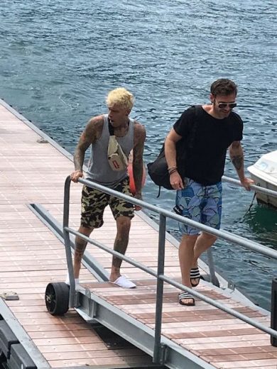 Chiara Ferragni e Fedez sul Lago di Como | foto