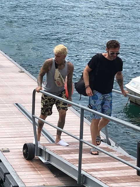 Chiara Ferragni e Fedez sul Lago di Como | foto Chiara Ferragni e Fedez sul Lago di Como | foto