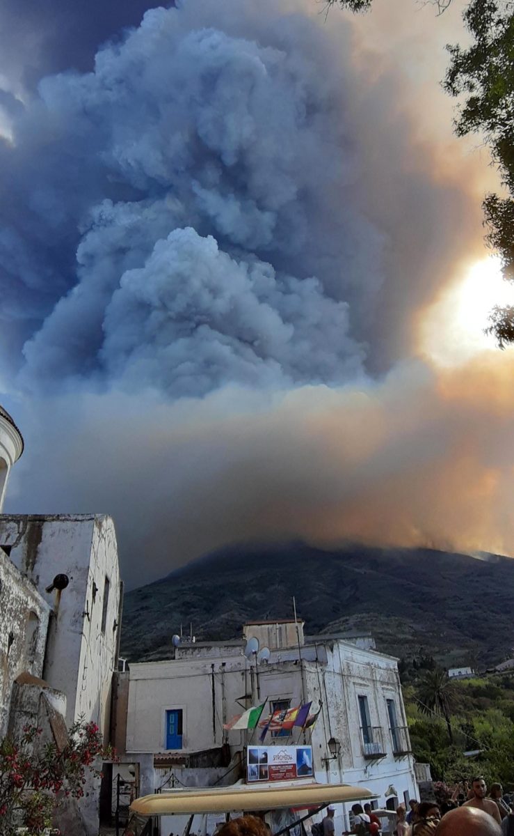 Stromboli: le foto dell’eruzione
