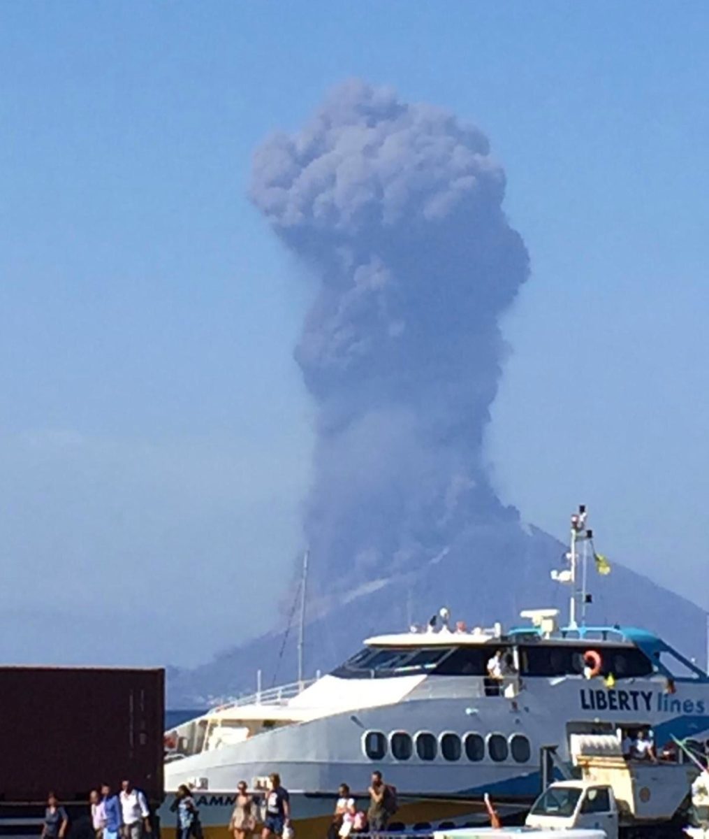 Stromboli: le foto dell’eruzione