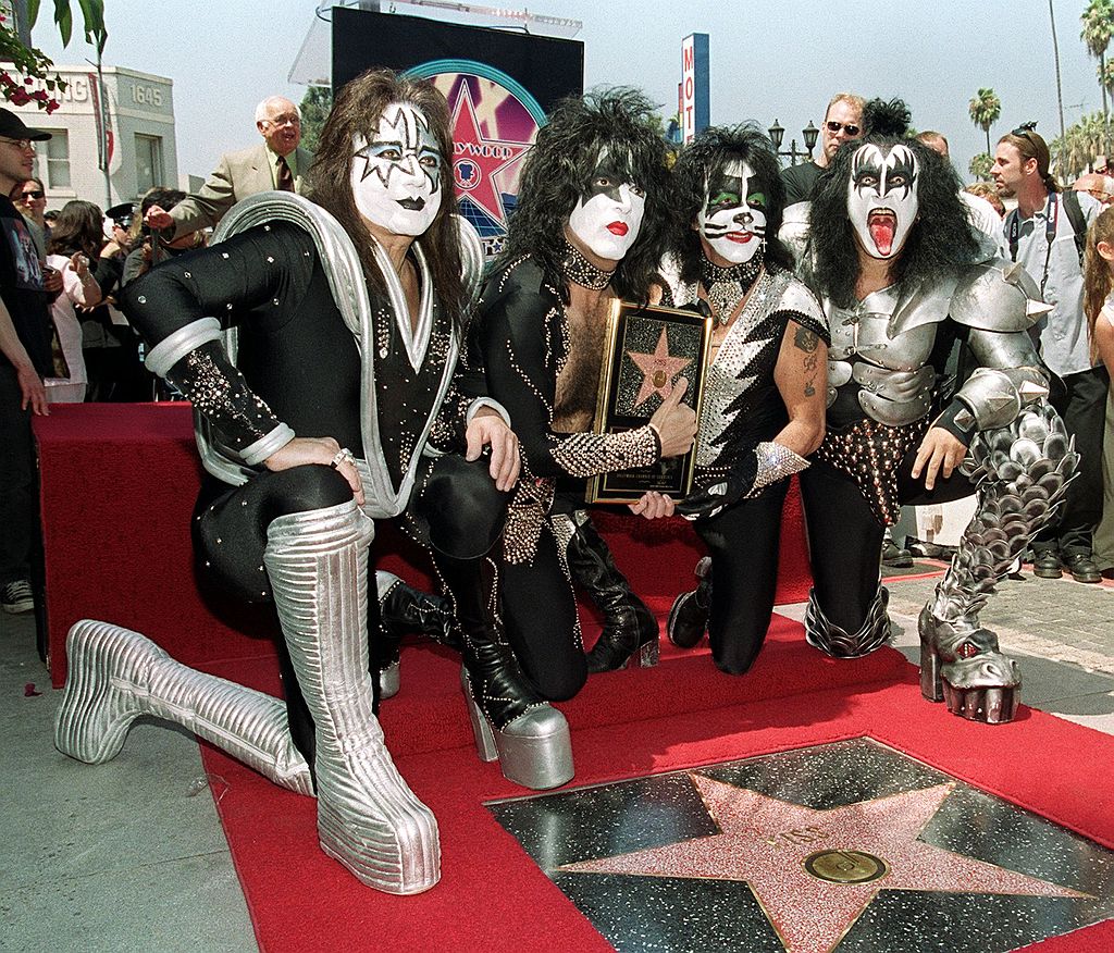 Kiss, il tour d’addio arriva a Milano: quali canzoni suoneranno