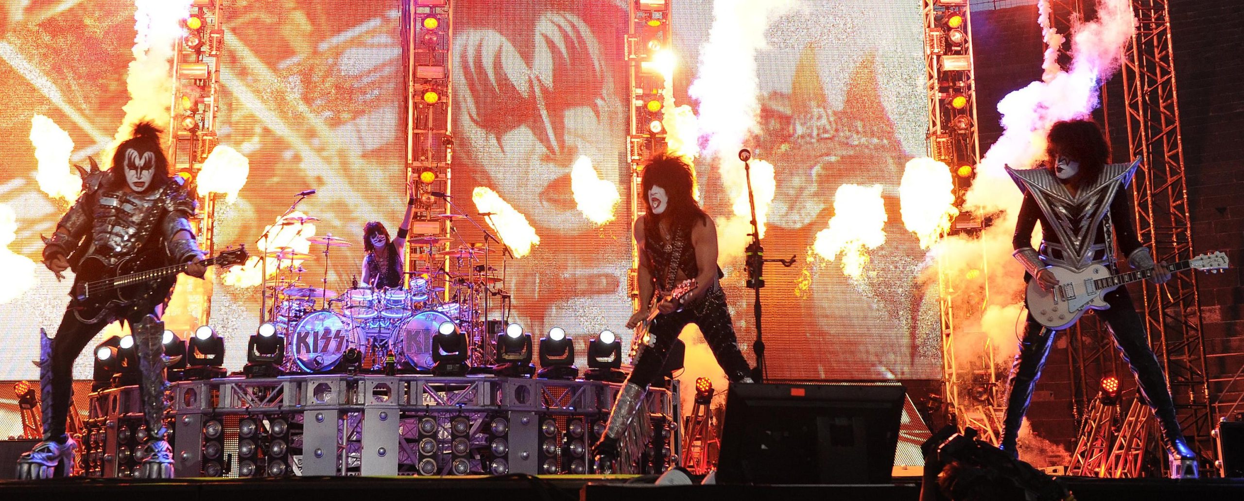 Kiss, il tour d’addio arriva a Milano: quali canzoni suoneranno