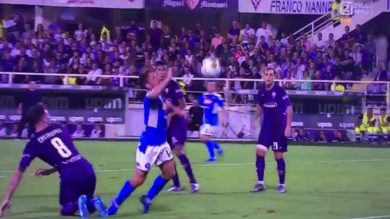 La simulazione di Mertens in Fiorentina-Napoli: rigore I VIDEO