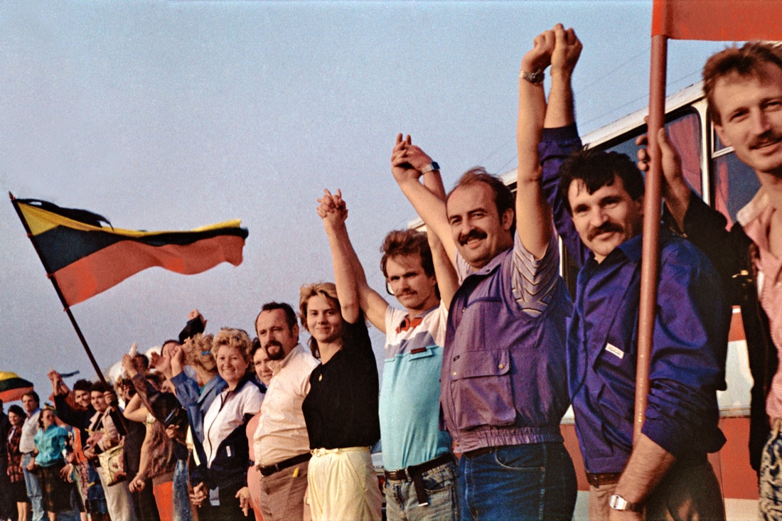 30 anni fa la catena umana degli Stati Baltici. Storia e foto