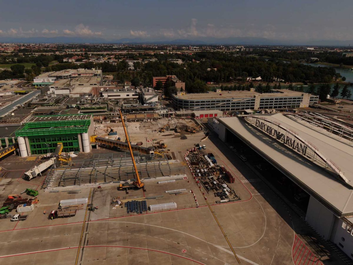 Le immagini dal drone dei lavori sulla pista di Linate | foto