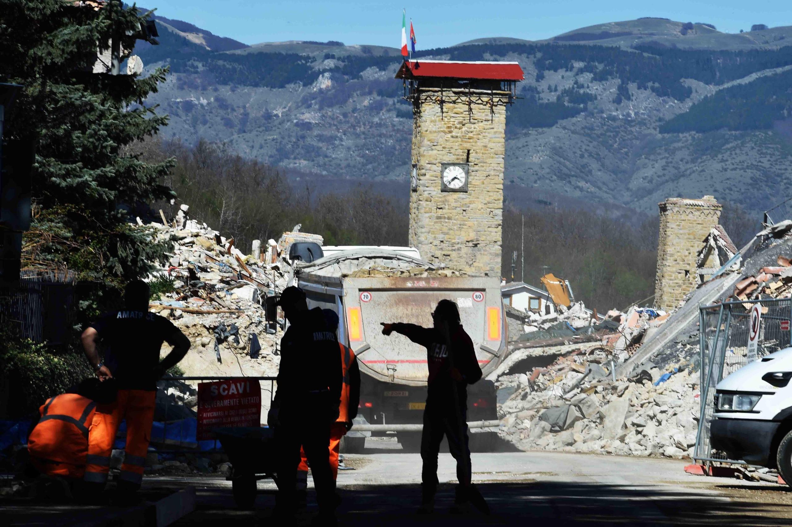 Terremoto, e l’Italia ancora sotto le macerie