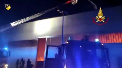 Cagliari, maxi incendio in fabbrica a Nuraminis