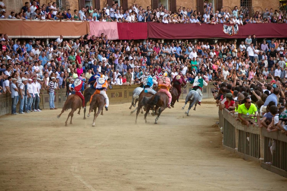 Il Palio di Siena: 5 cose da sapere e da non perdere Il Palio di Siena: 5 cose da sapere e da non perdere