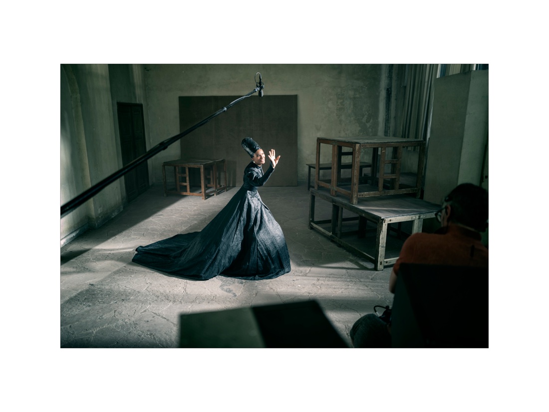 “The Cal”, Calendario Pirelli 2020 – Le foto del backstage