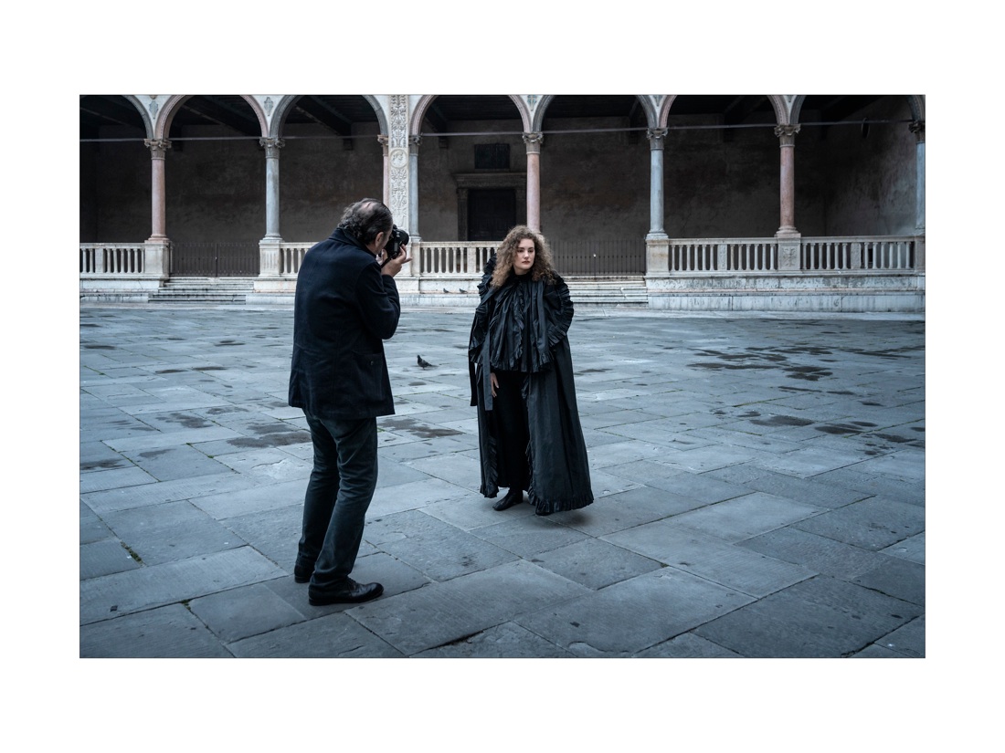 “The Cal”, Calendario Pirelli 2020 – Le foto del backstage