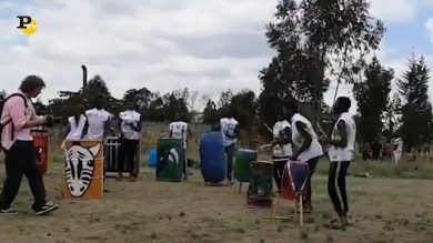 Kenya, il cantante Simone Cristicchi in missione