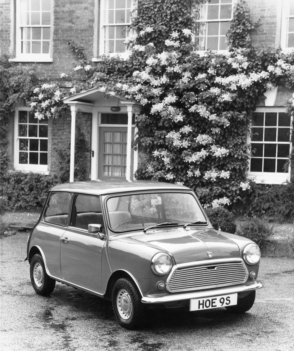 La Mini ha compiuto 60 anni. Storia e foto