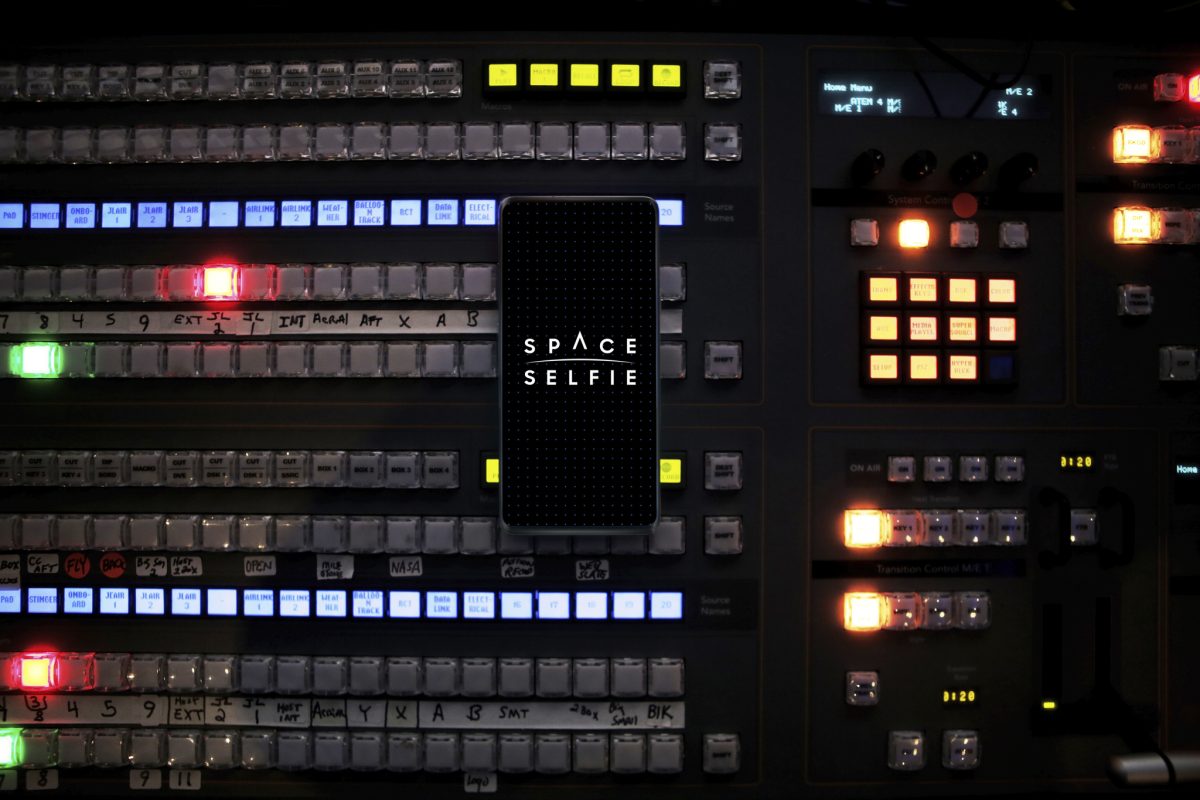 Galleria foto 'Samsung vuole portare i selfie nello spazio' - foto 4