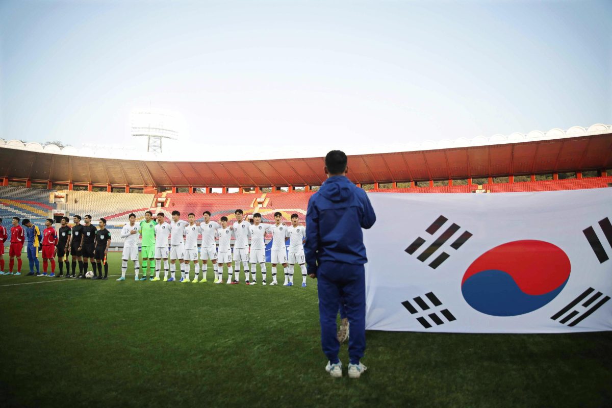 Galleria foto 'Corea del Nord contro Corea del Sud: sfida a stadio vuoto' - foto 2