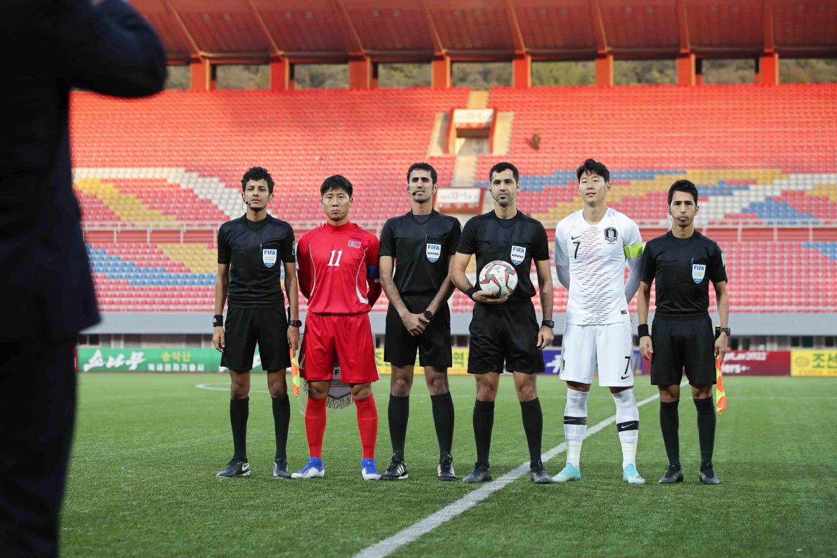 Galleria foto 'Corea del Nord contro Corea del Sud: sfida a stadio vuoto' - foto 3