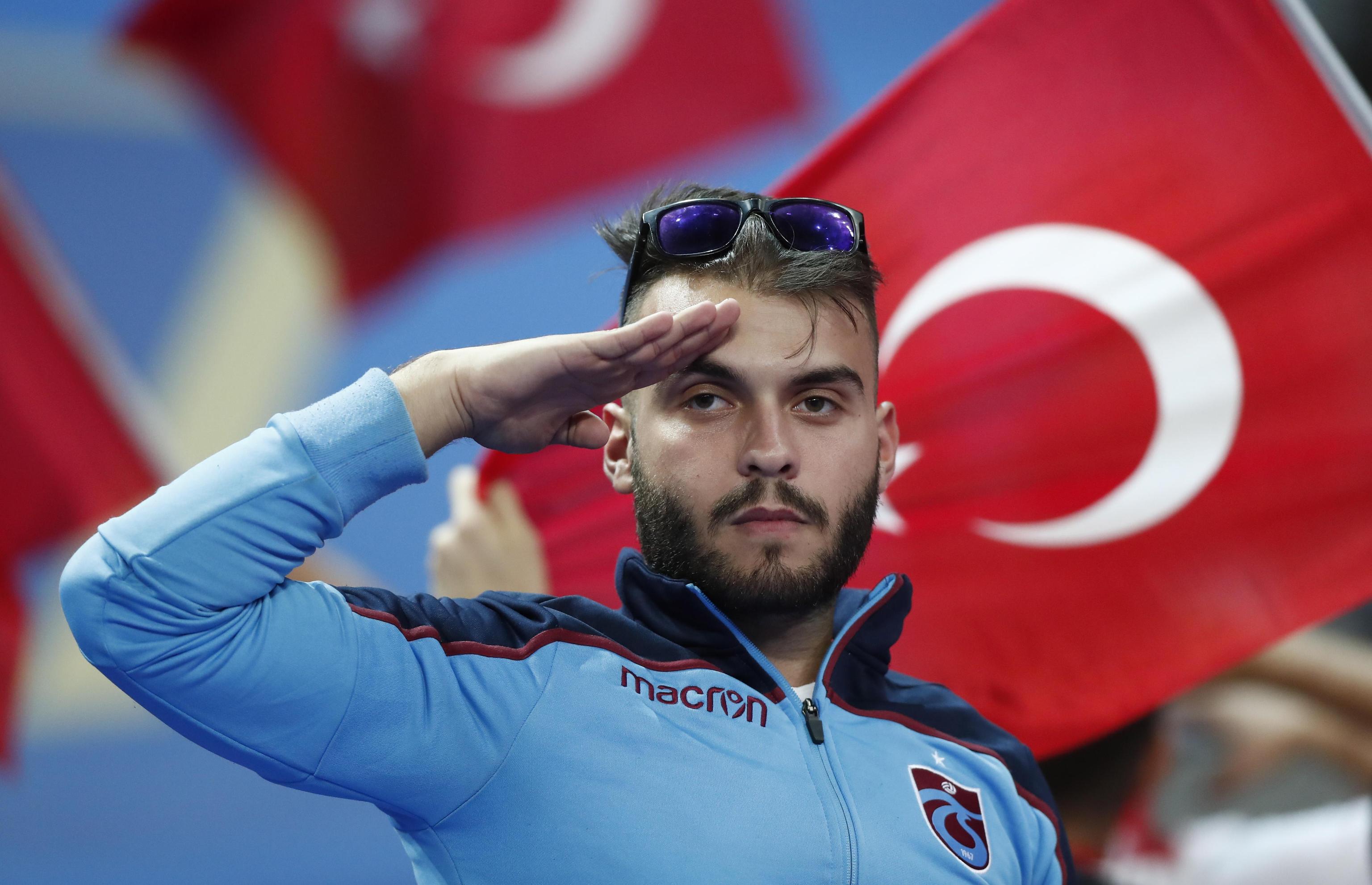 Caso Turchia: perché non può essere solo il calcio a fermarsi Caso Turchia: perché non può essere solo il calcio a fermarsi